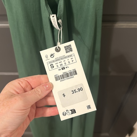 BRAND NEW green midi dress - Picture 3 of 3